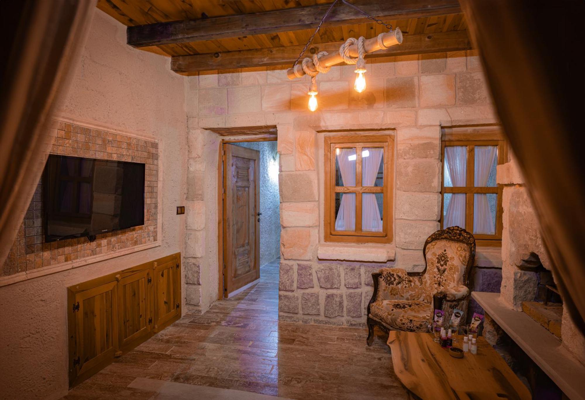 Sur Cave Hotel Юргюп Екстериор снимка