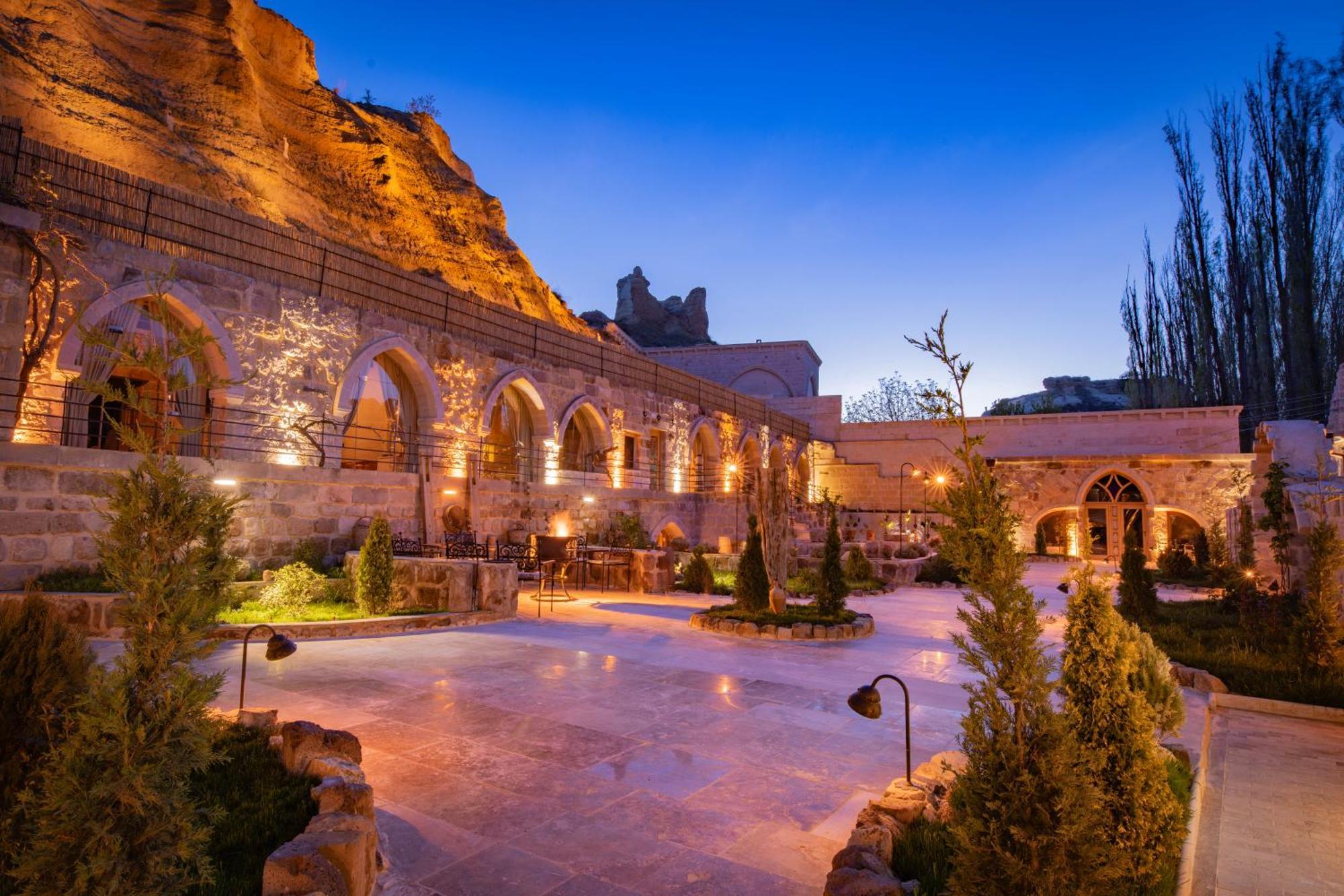 Sur Cave Hotel Юргюп Екстериор снимка
