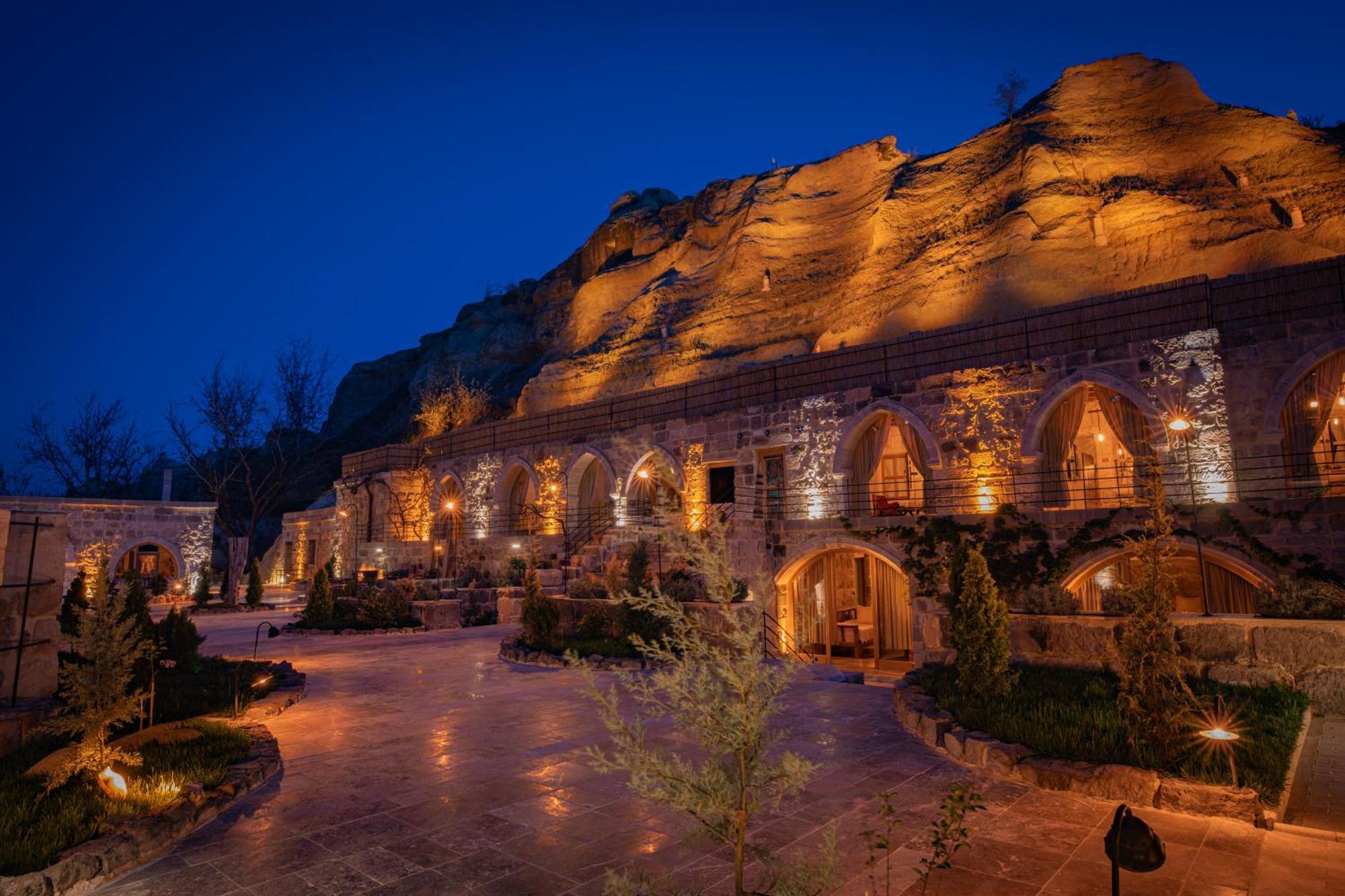 Sur Cave Hotel Юргюп Екстериор снимка