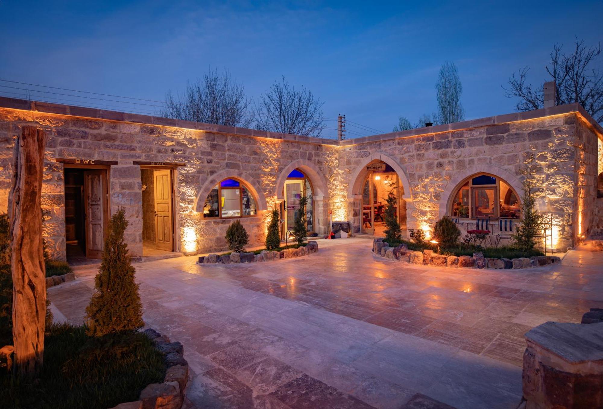 Sur Cave Hotel Юргюп Екстериор снимка