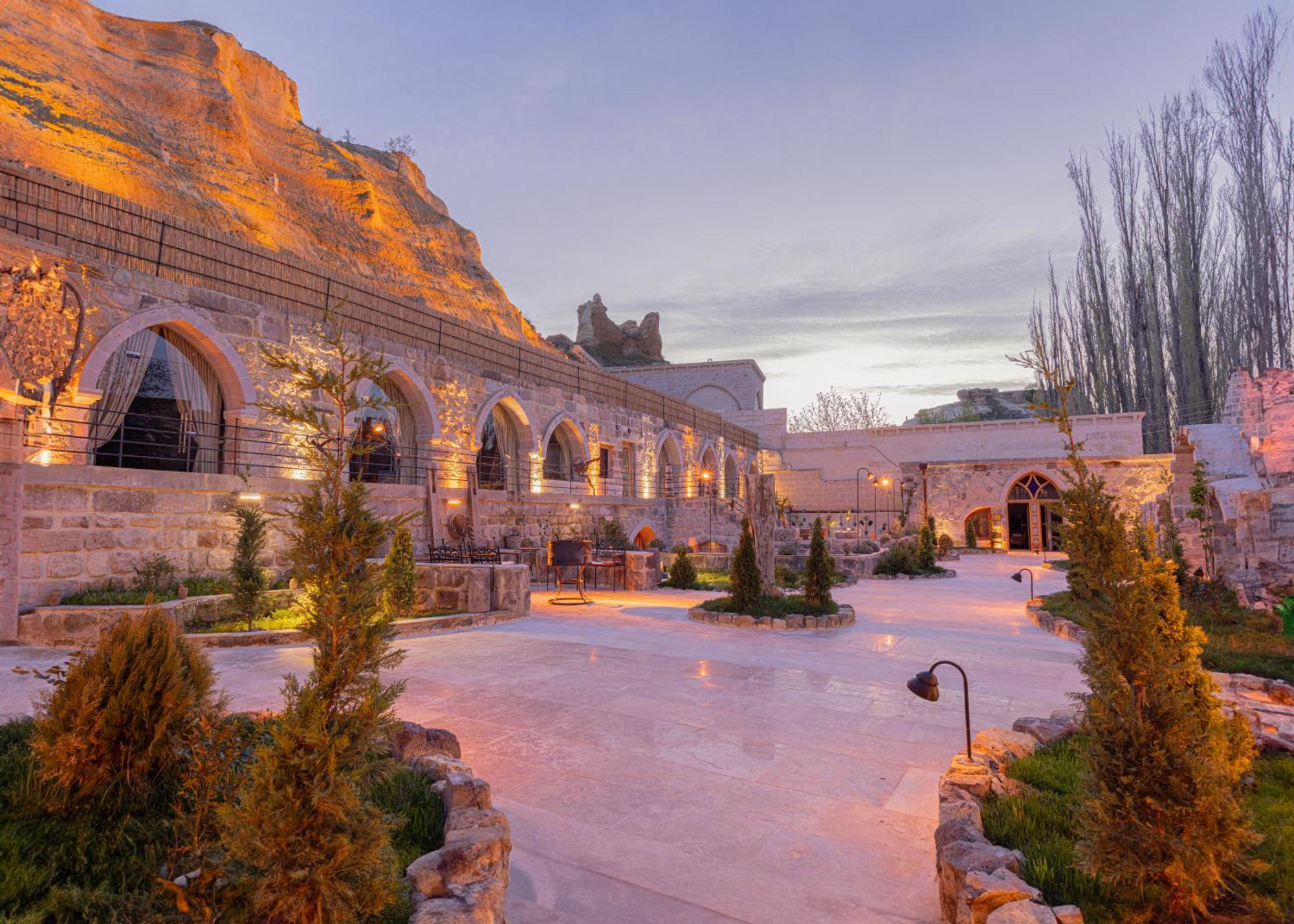 Sur Cave Hotel Юргюп Екстериор снимка