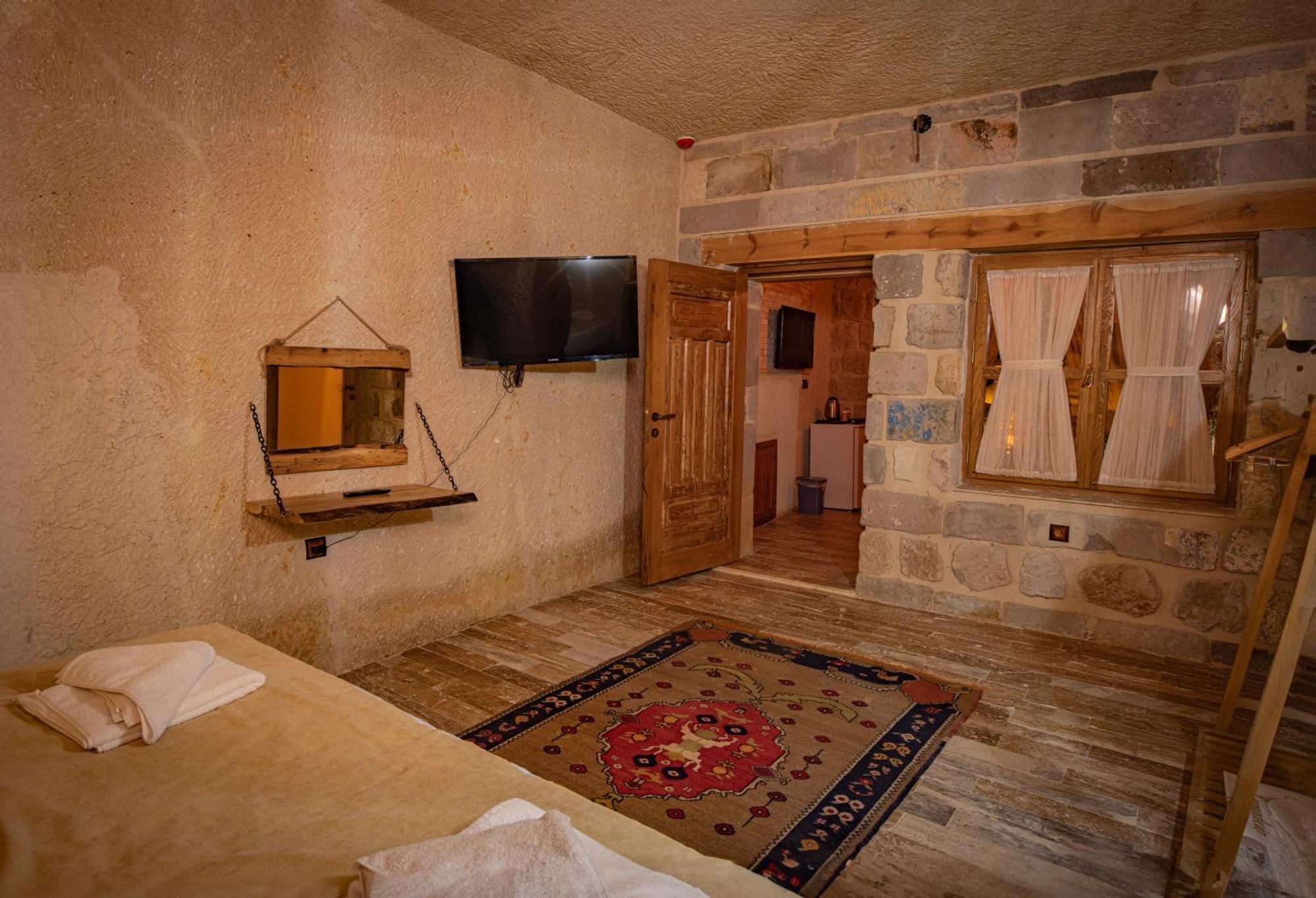 Sur Cave Hotel Юргюп Екстериор снимка