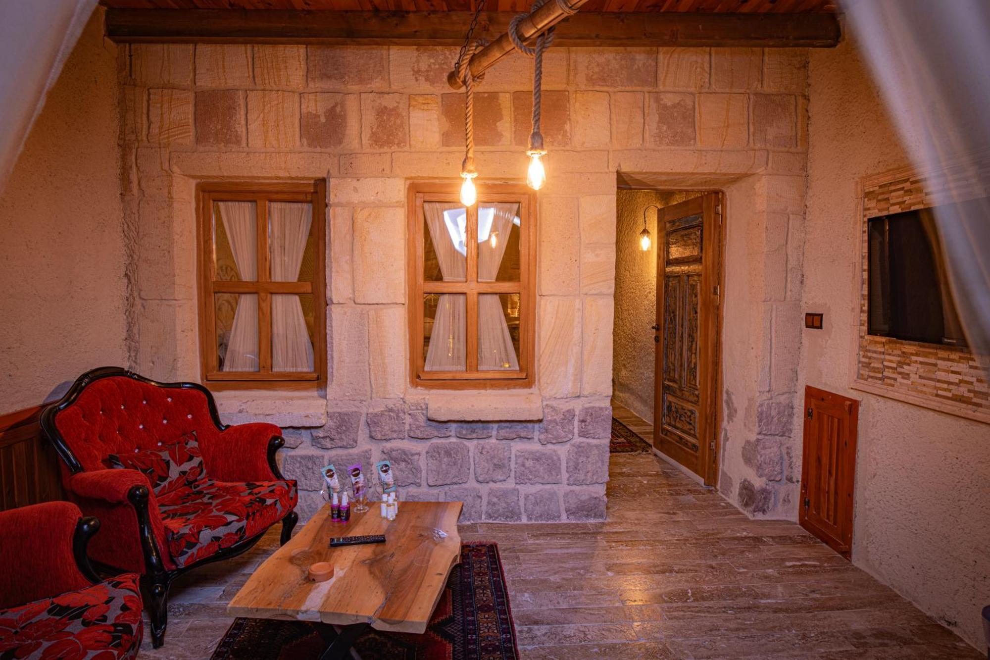 Sur Cave Hotel Юргюп Екстериор снимка