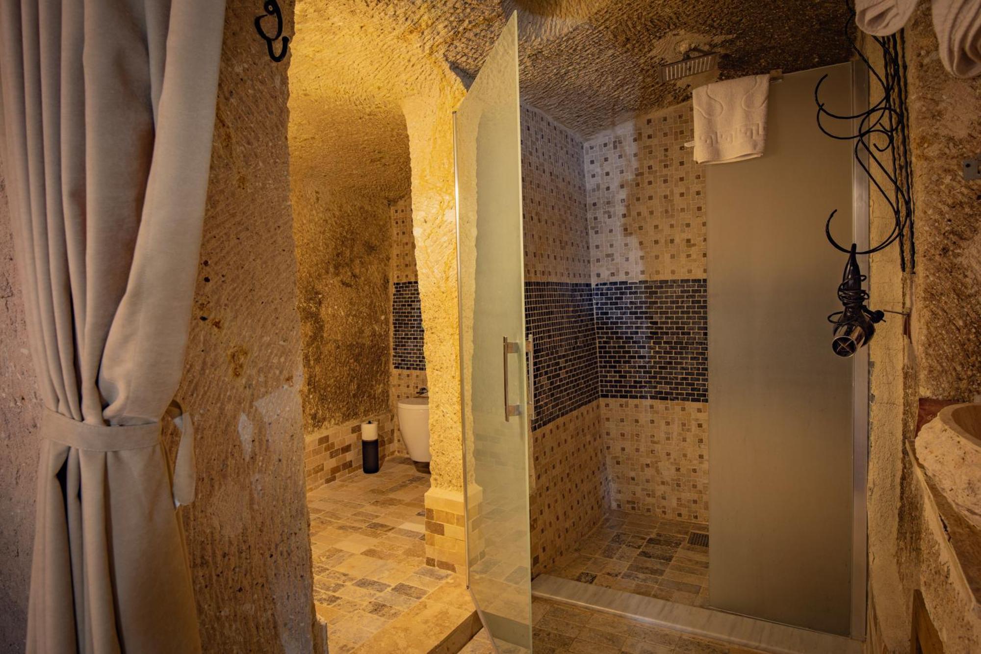 Sur Cave Hotel Юргюп Екстериор снимка