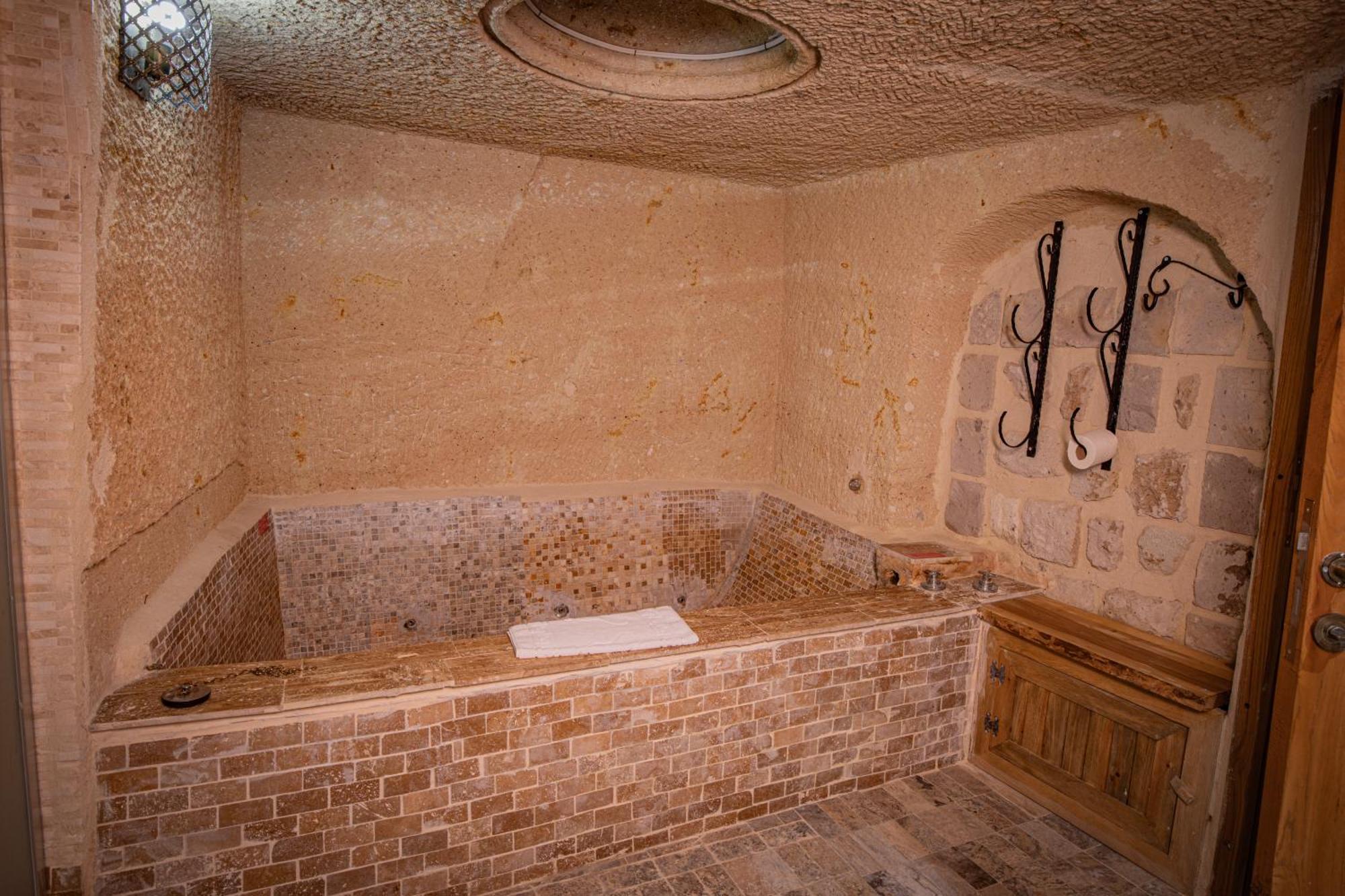 Sur Cave Hotel Юргюп Екстериор снимка