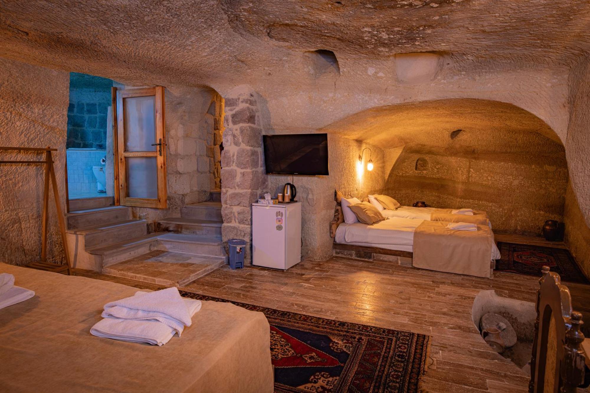 Sur Cave Hotel Юргюп Екстериор снимка