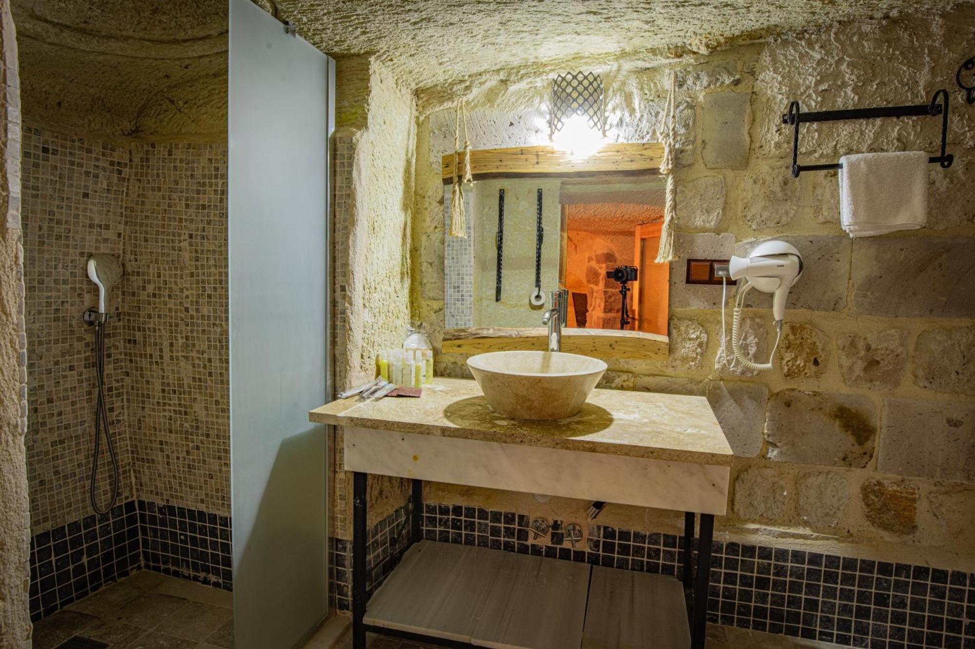 Sur Cave Hotel Юргюп Екстериор снимка